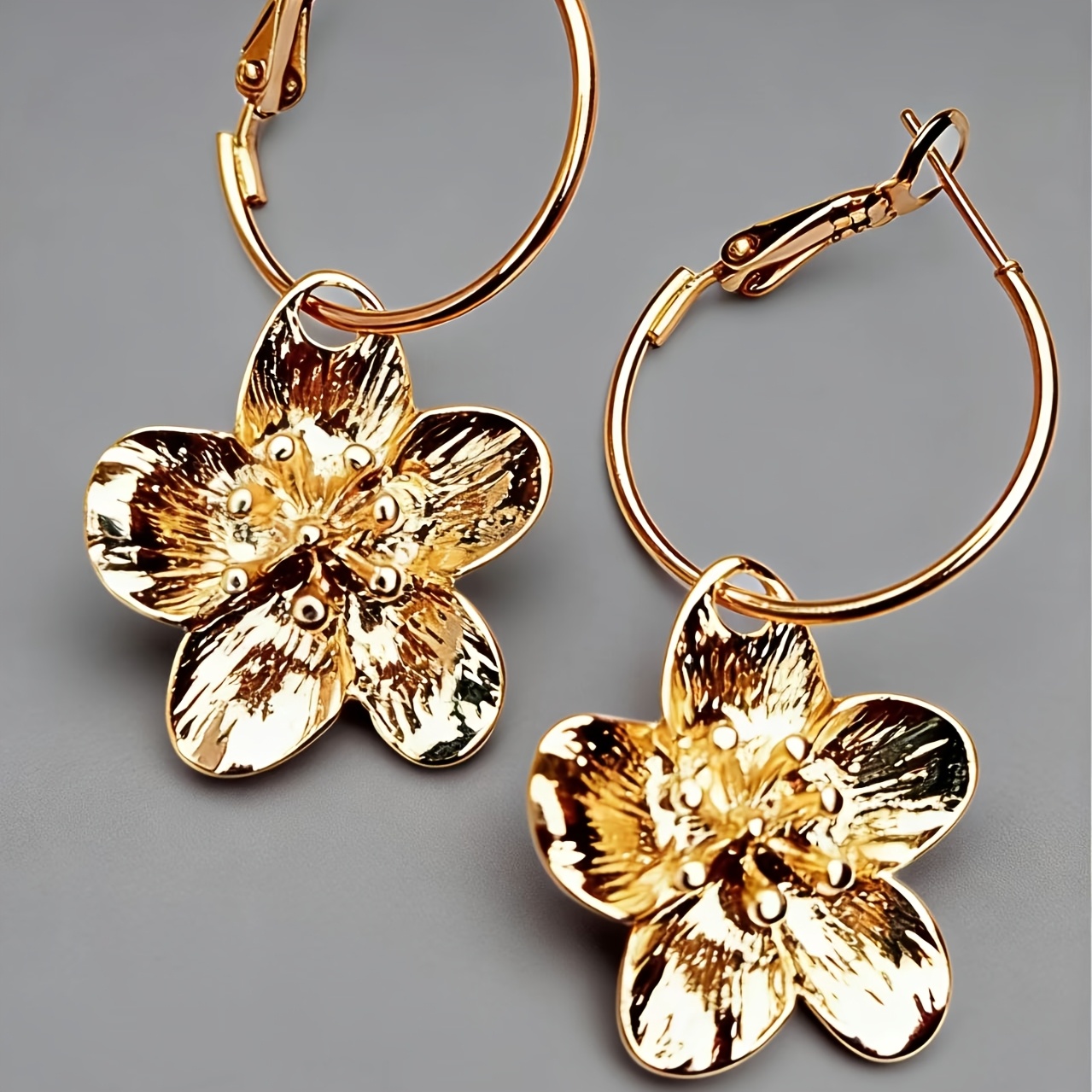 Women's Simple Five-Petal Flower Earrings